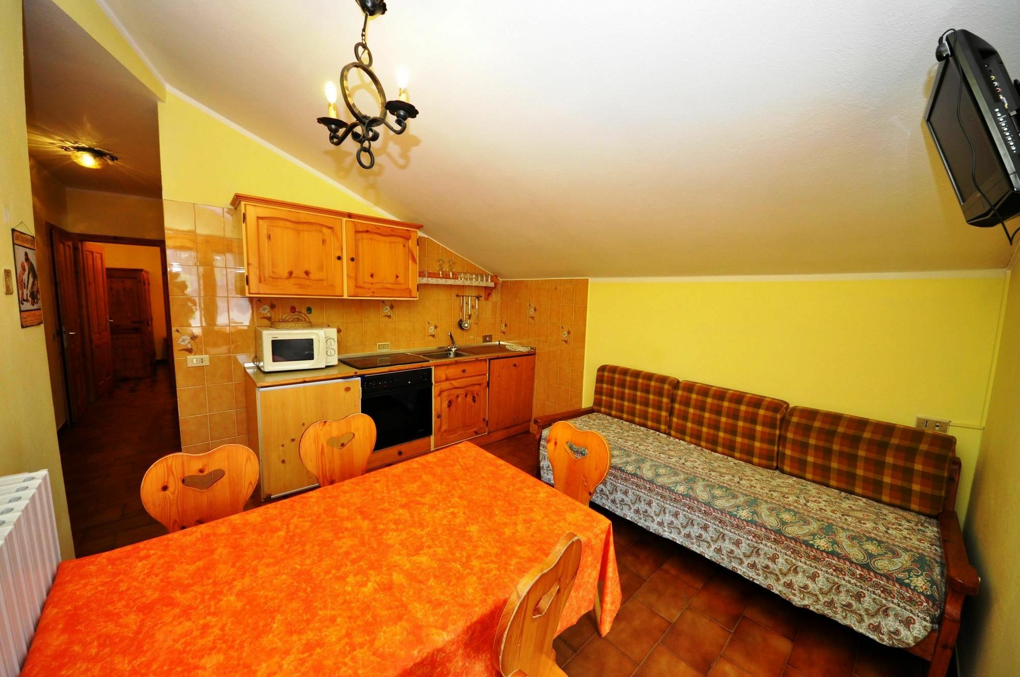 Residence Casa Longa By Livigno Accomodation Εξωτερικό φωτογραφία
